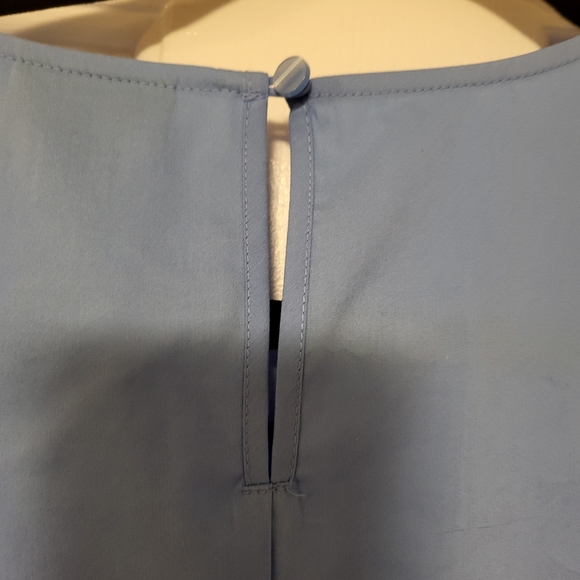 Women’s a.n.a a new approach Sky Blue Top with Bell Sleeves -Size L - Picture 8 of 9